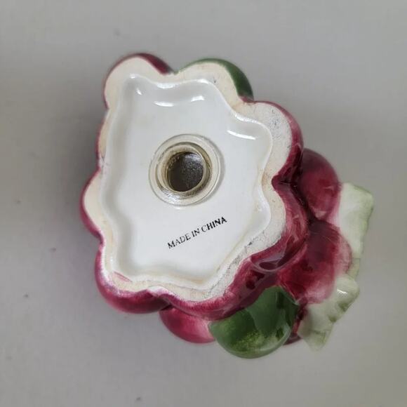 Vintage Grape Cluster Salt and Pepper Shakers Ceramic Purple Burgundy 1970s - Picture 7 of 9